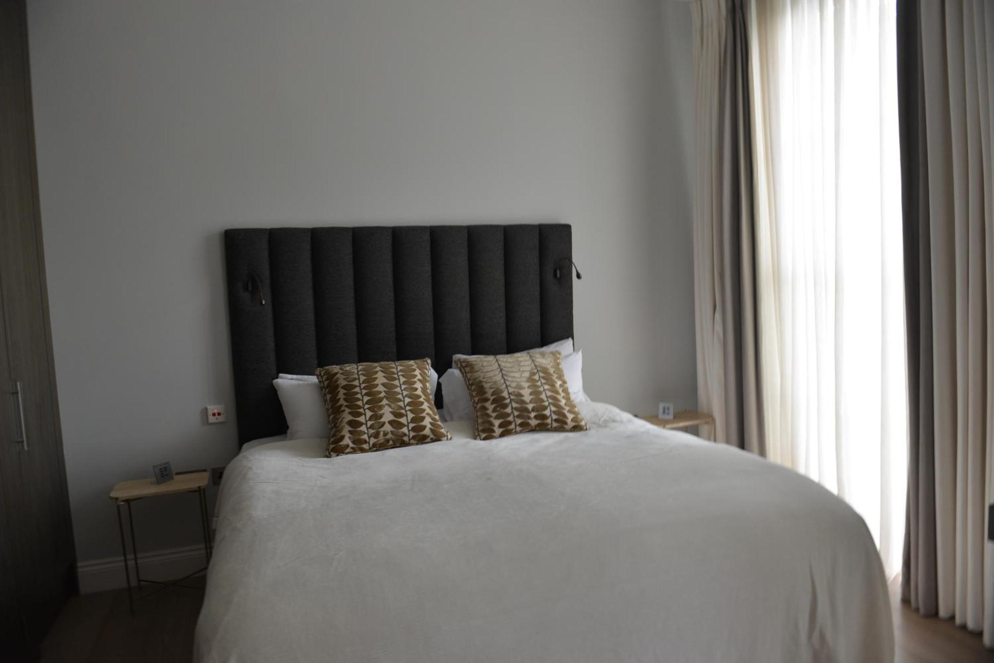 Vilă Luxury 4 Bedrooms 5 Baths 2 Receptions Family House With Garden Chelsea *