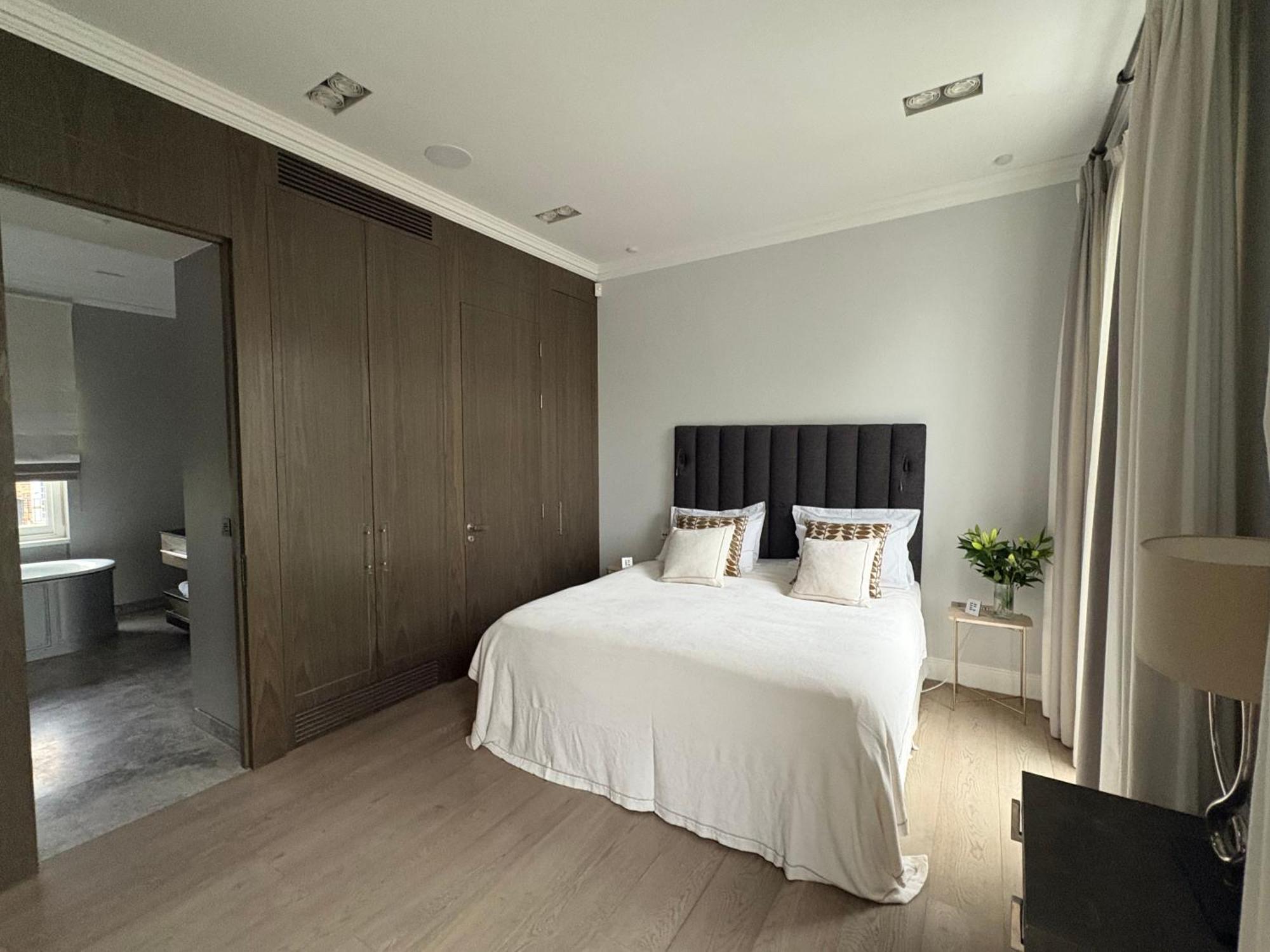 Vilă Luxury 4 Bedrooms 5 Baths 2 Receptions Family House With Garden Chelsea